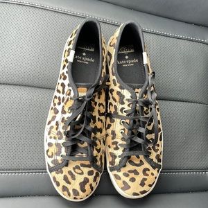 Women’s Kate Spade Keds Sneaker with gold detail. Size 8. Like new. Barely worn.